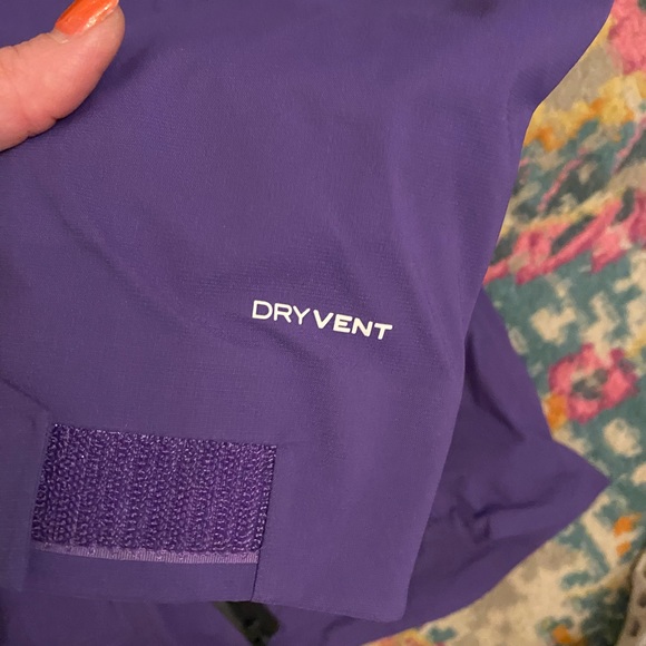 North Face women’s size medium ski jacket - Picture 7 of 7